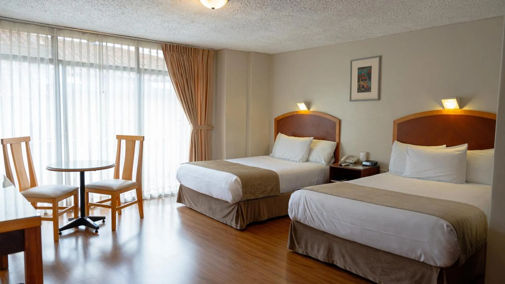 Hotel Santa Monica Cuenca