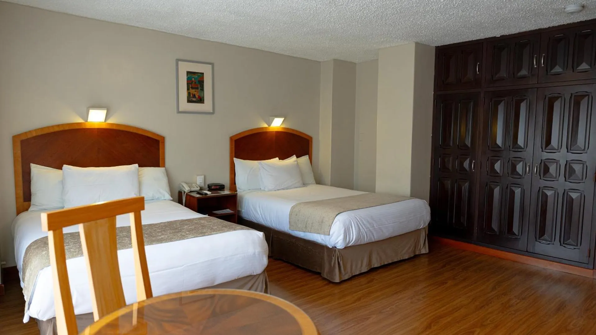 Hotel Santa Monica Cuenca