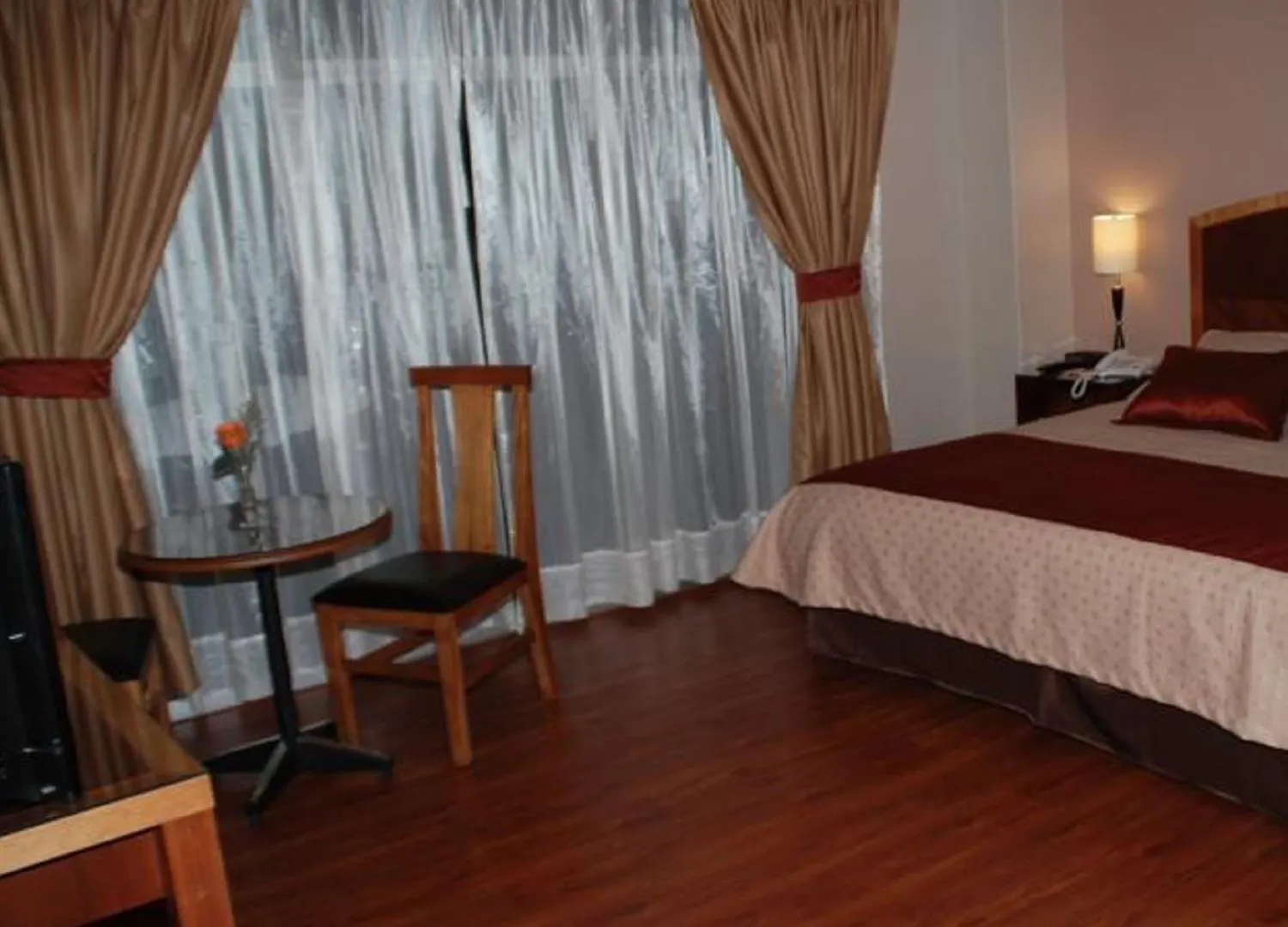 Hotel Santa Monica Cuenca