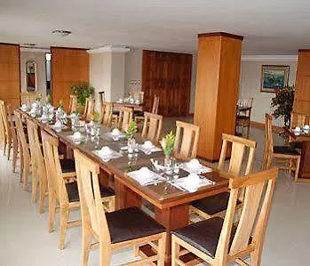 Hotel Santa Monica Cuenca 4*,