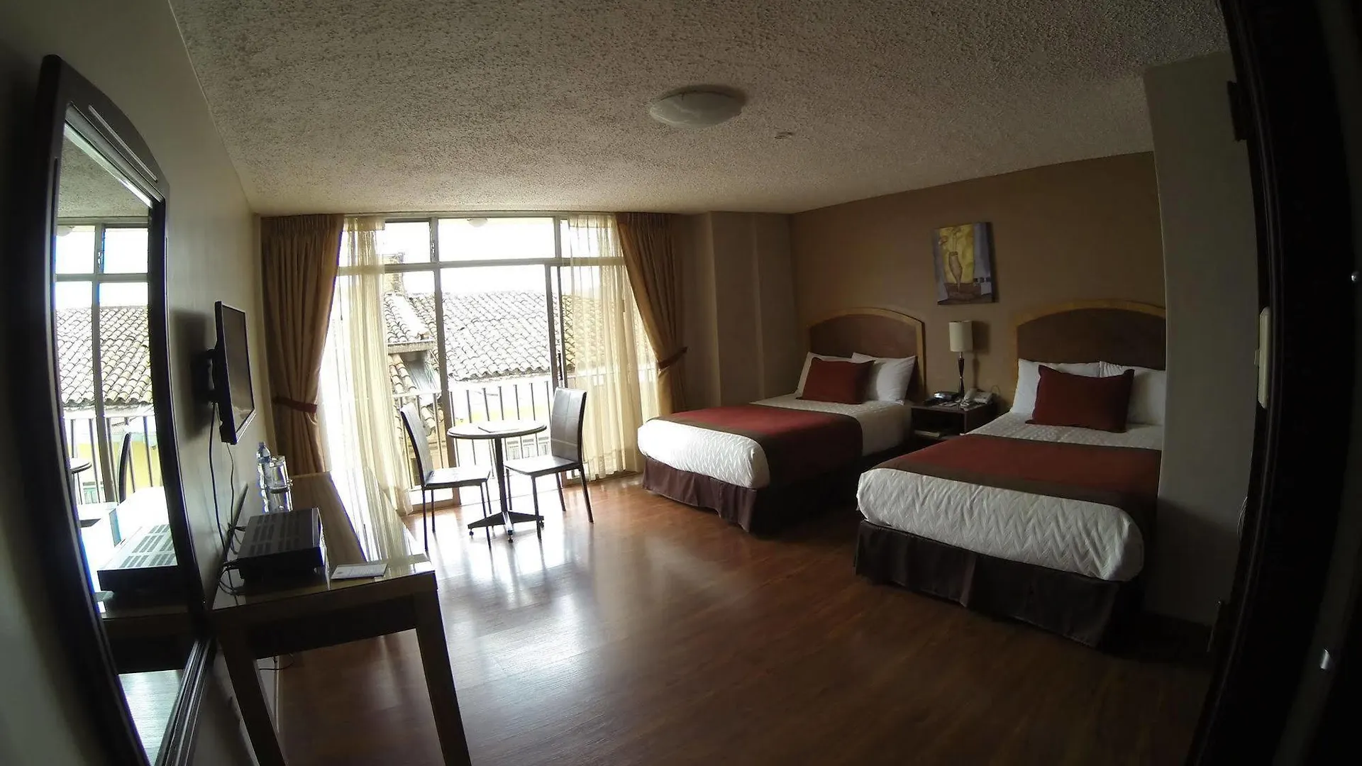 Hotel Santa Monica Cuenca